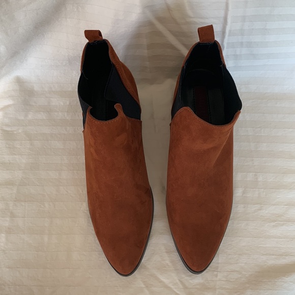 Forever 21 6 Ladies Burnt Brown Ankle Booties NWOT - Picture 3 of 8